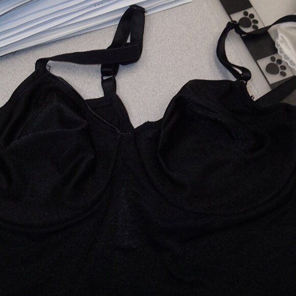 Vanity Fair Shapewear Size 36B - Picture 4 of 6